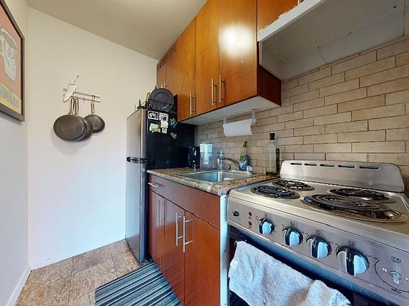 5th image of 382 3rd Ave APT 9A