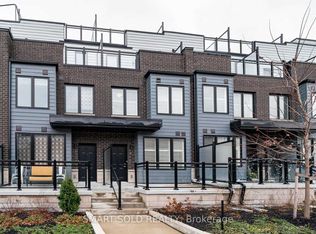 1155 Stroud Ln #4, Mississauga, ON L5J 0B3
