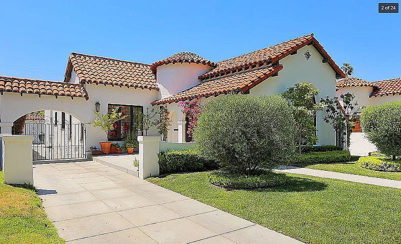 2nd image of 157 S Poinsettia Pl