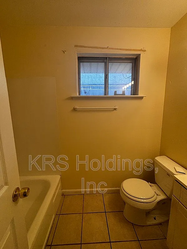 3 bed, 1.0 bath, 1000 sqft, $1,495 — Photo 3