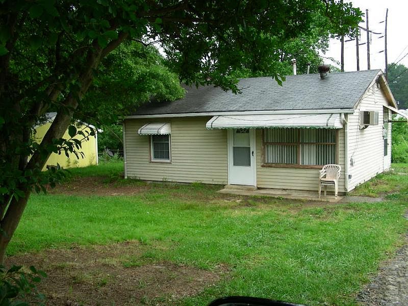 1st image of 1800 Waldrep Cir SE