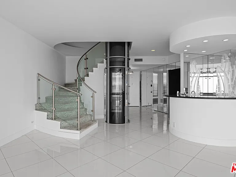 4267 Marina City Dr #Penthouse 4 — Photo 13