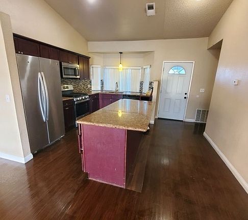 3rd image of 1152 Kimball St