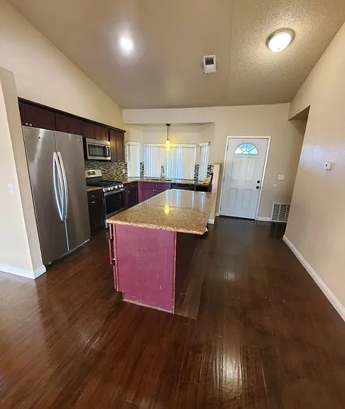 1152 Kimball St — Photo 7