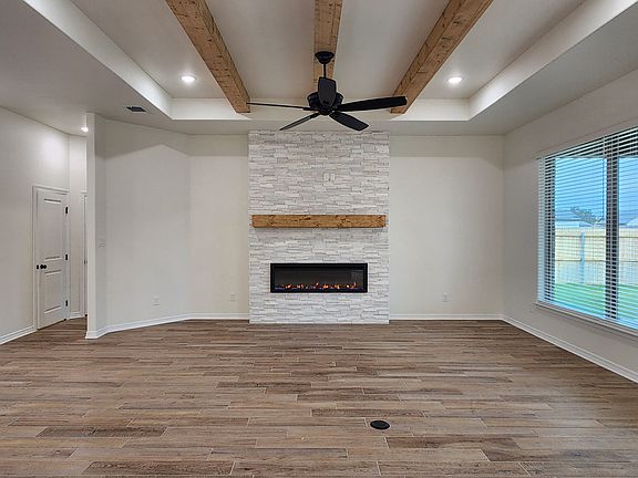 3rd image of 718 Eagle Claw Dr