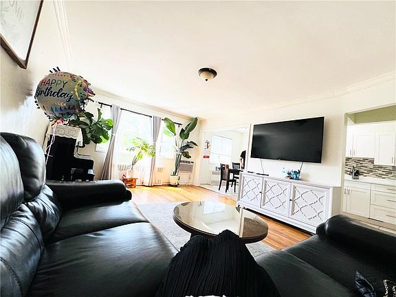 4th image of 69-27 169th St