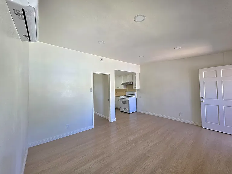 5912 1/2 Fayette St — Photo 5