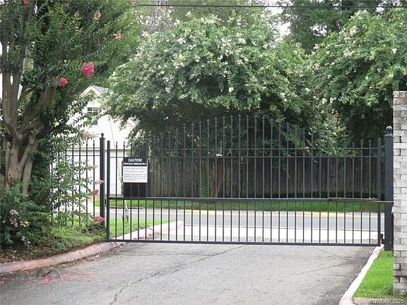 4th image of 3730 Fairfield Ave Unit 153