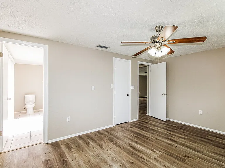 7043 Fireside Dr — Photo 12