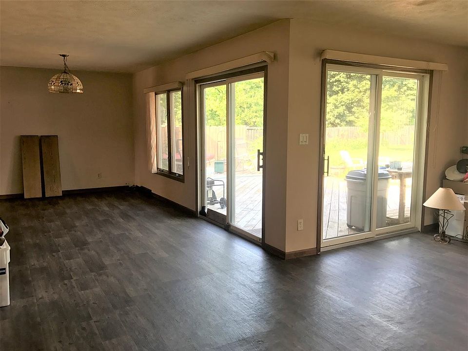 2nd image of 54812 Eisenhower Dr