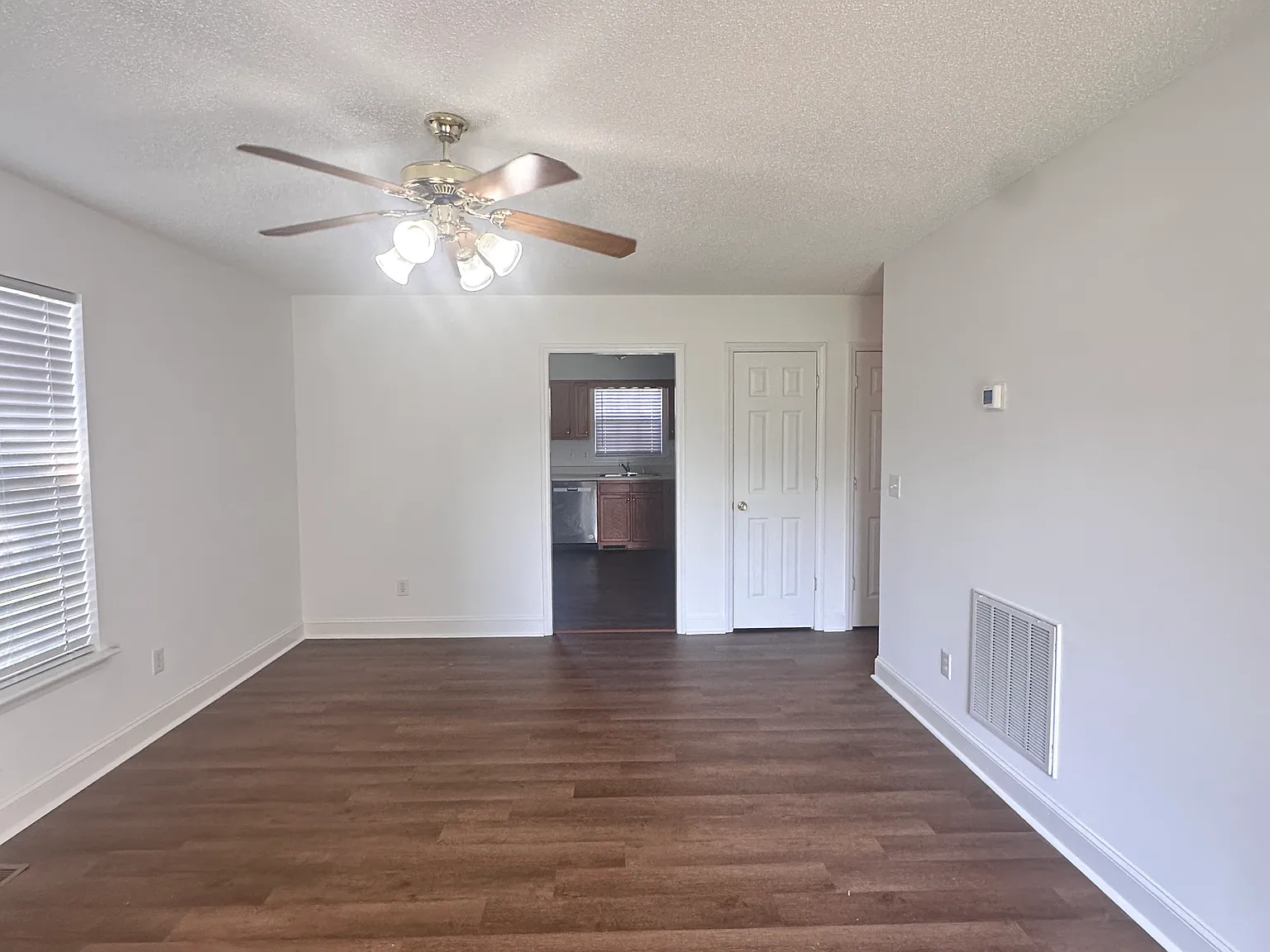 3 bed, 1132 sqft, $1,650 — Photo 4