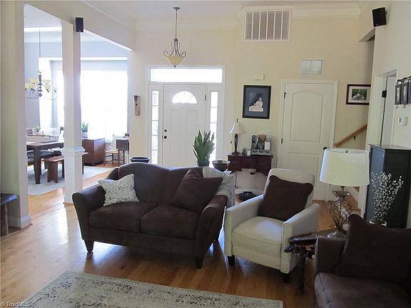 5th image of 295 Quick Silver Dr