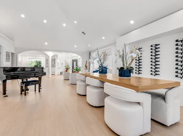 367 S Oak Ave, Pasadena, CA 91107