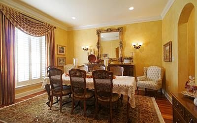 4th image of 340 Sugartree Dr