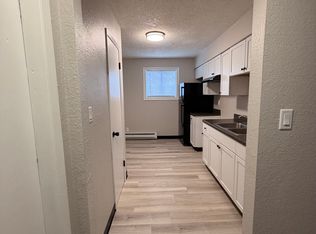 17234 S John Deere Rd #9, Dubuque, IA 52001