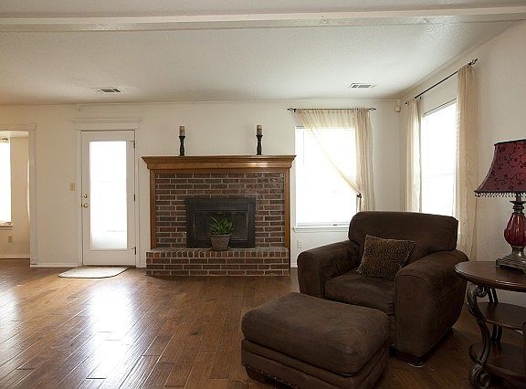 Lovely gas log fireplace