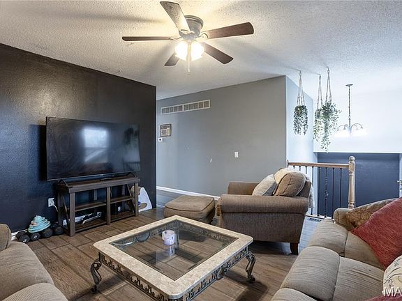 2nd image of 21 Trade Winds Dr