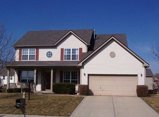 10568 Prairie Fox Dr, Fishers, IN 46037