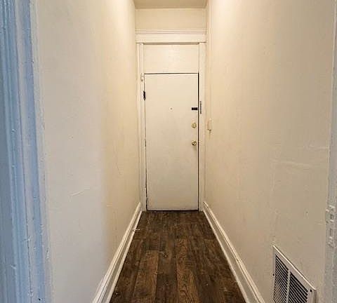 3rd image of 195 Winfield Ave #1