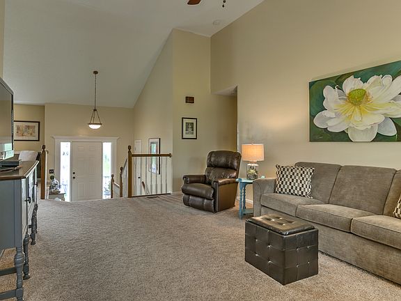 5th image of 1708 Welleslay Ln