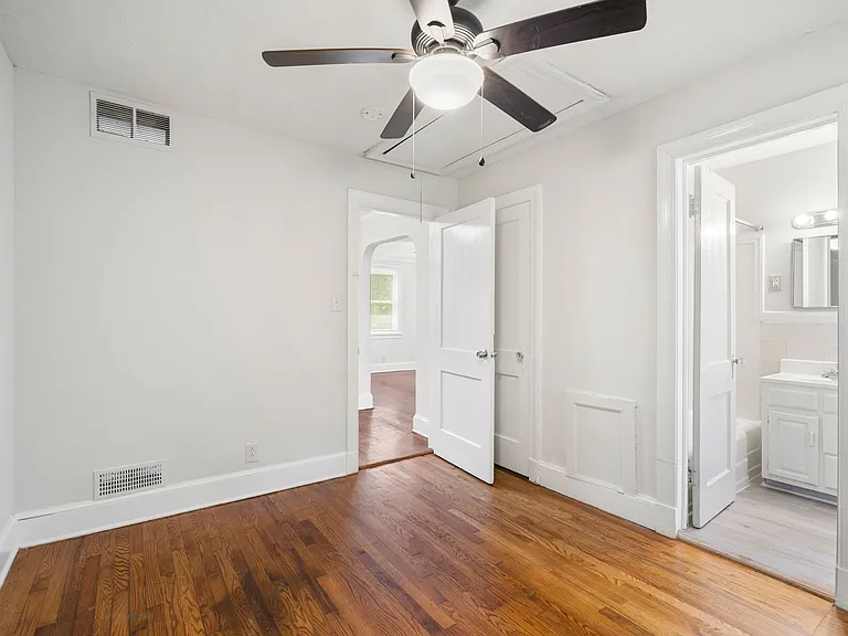 504 Pelham Dr — Photo 11