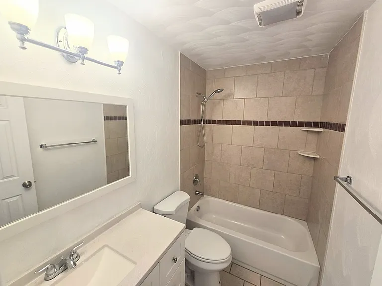 1221 Wingfield Ave — Photo 4