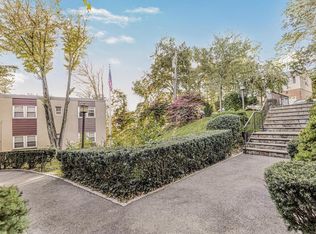 95 Wiltshire Rd APT C-17, Scarsdale, NY 10583