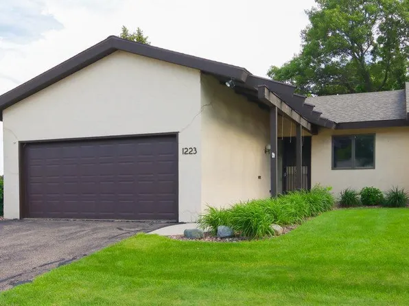 1223 Knollwood Trl, Altoona, WI 54720