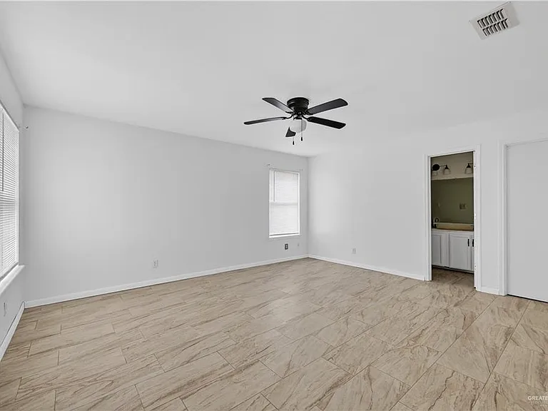 1729 W Jefferson St — Photo 10