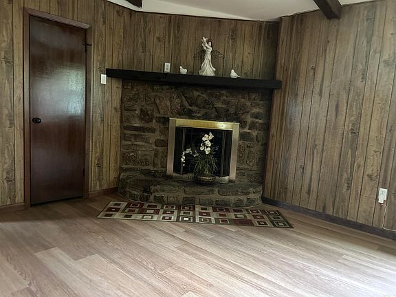 4th image of 35 Creekridge Cir