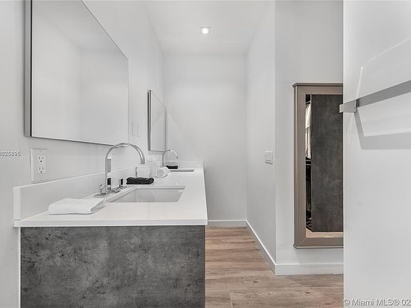 5th image of 4505 N Michigan Ave #0