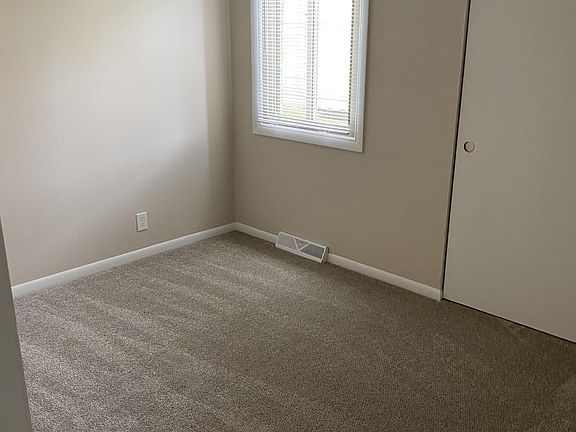 5th image of 4222 S 51st St #12