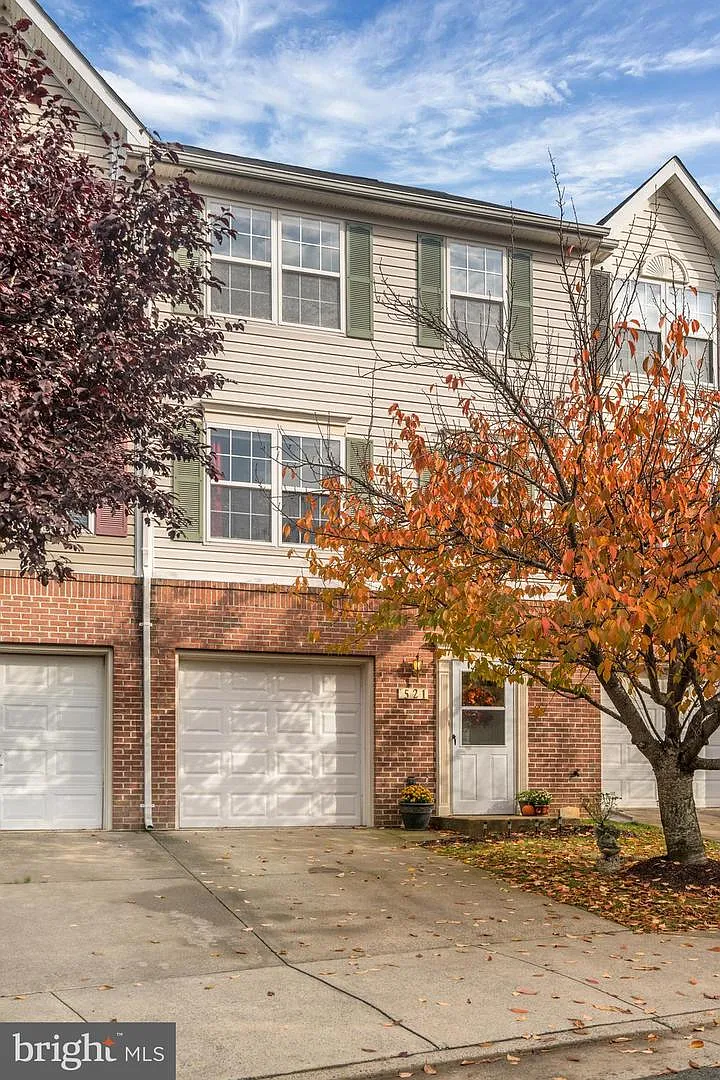 521 Highland Towne Ln photo 1