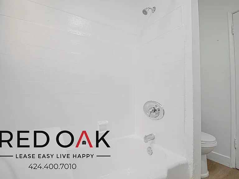 1030 Menlo Ave #17 — Photo 13