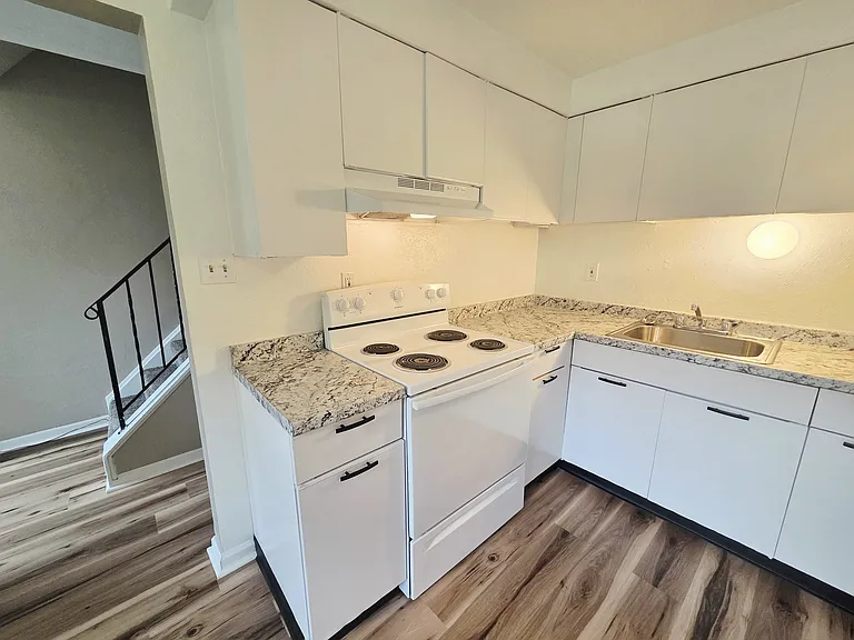 564 Caddy Dr — Photo 7