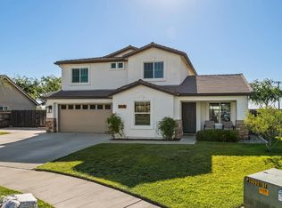 2476 N Riesling Ave, Hanford, CA 93230