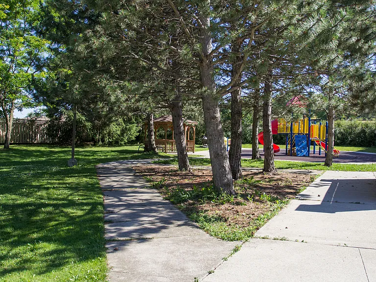 400 Crossland Gate — Photo 14