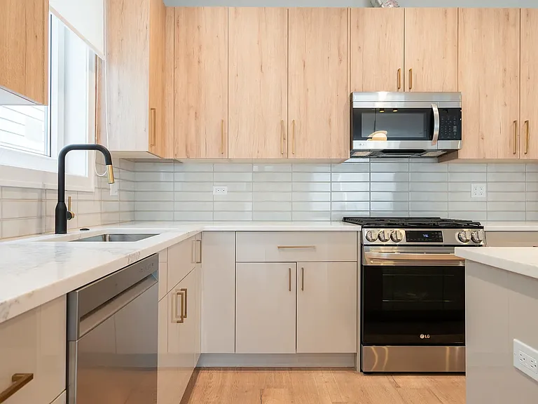 6853 W Belmont Ave #3 — Photo 9