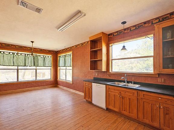 4th image of 3 Trail Rd