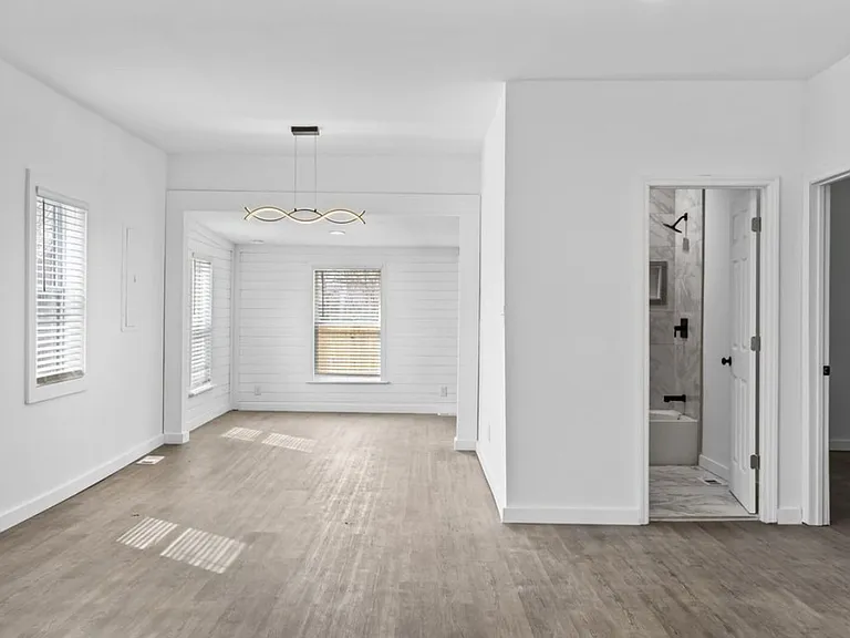 214 Owens St — Photo 4