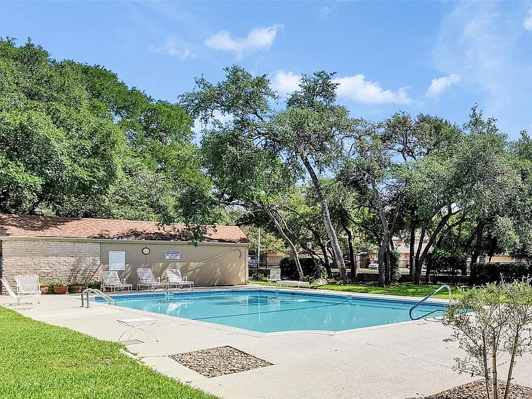 8111 Middle Ct — Photo 34