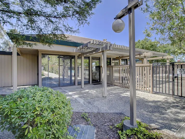 22 Lakeview Ct — Photo 19