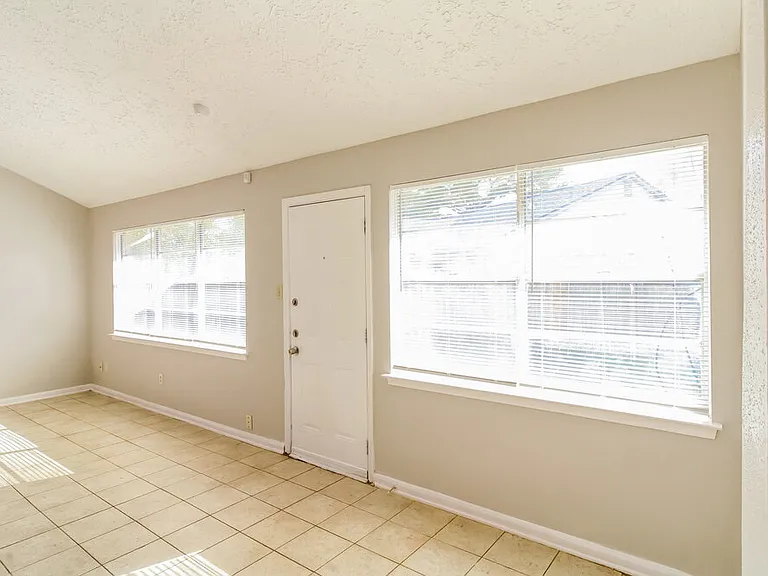 7342 Sonnet Glen Ln — Photo 5