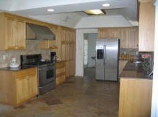 435 Shadylawn St, Shoreacres, TX 77571
