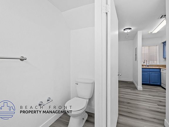3rd image of 14740 Erwin St APT 103