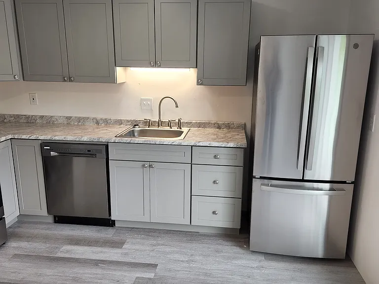 430 Grandview Ave #9 — Photo 7