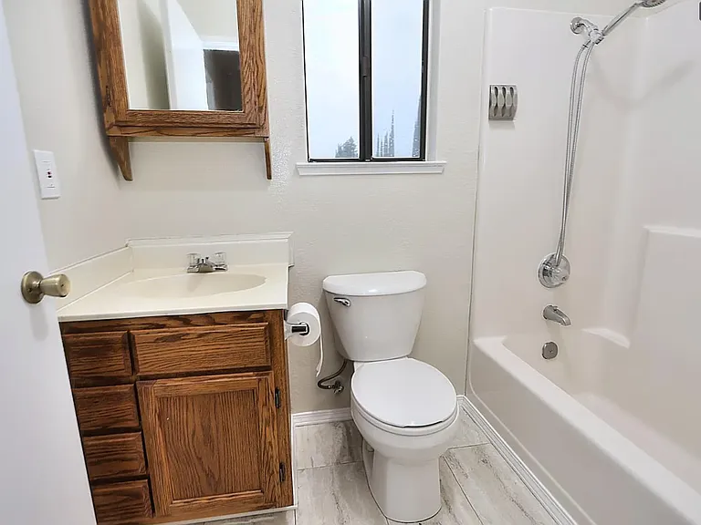 1460 Hickory St — Photo 14