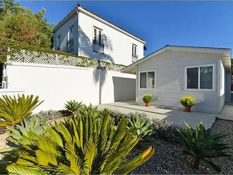1249 Torrey Pines Rd — Photo 20