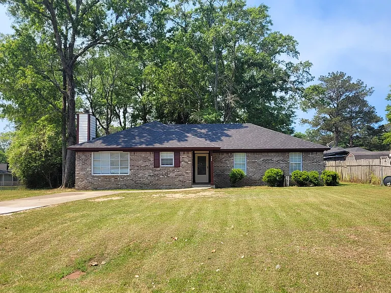 604 Mohawk Ct — Photo 2