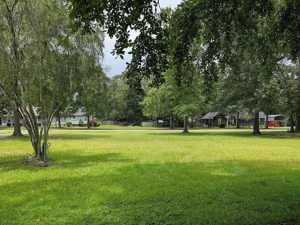 1st image of 77 Spring Valley Dr